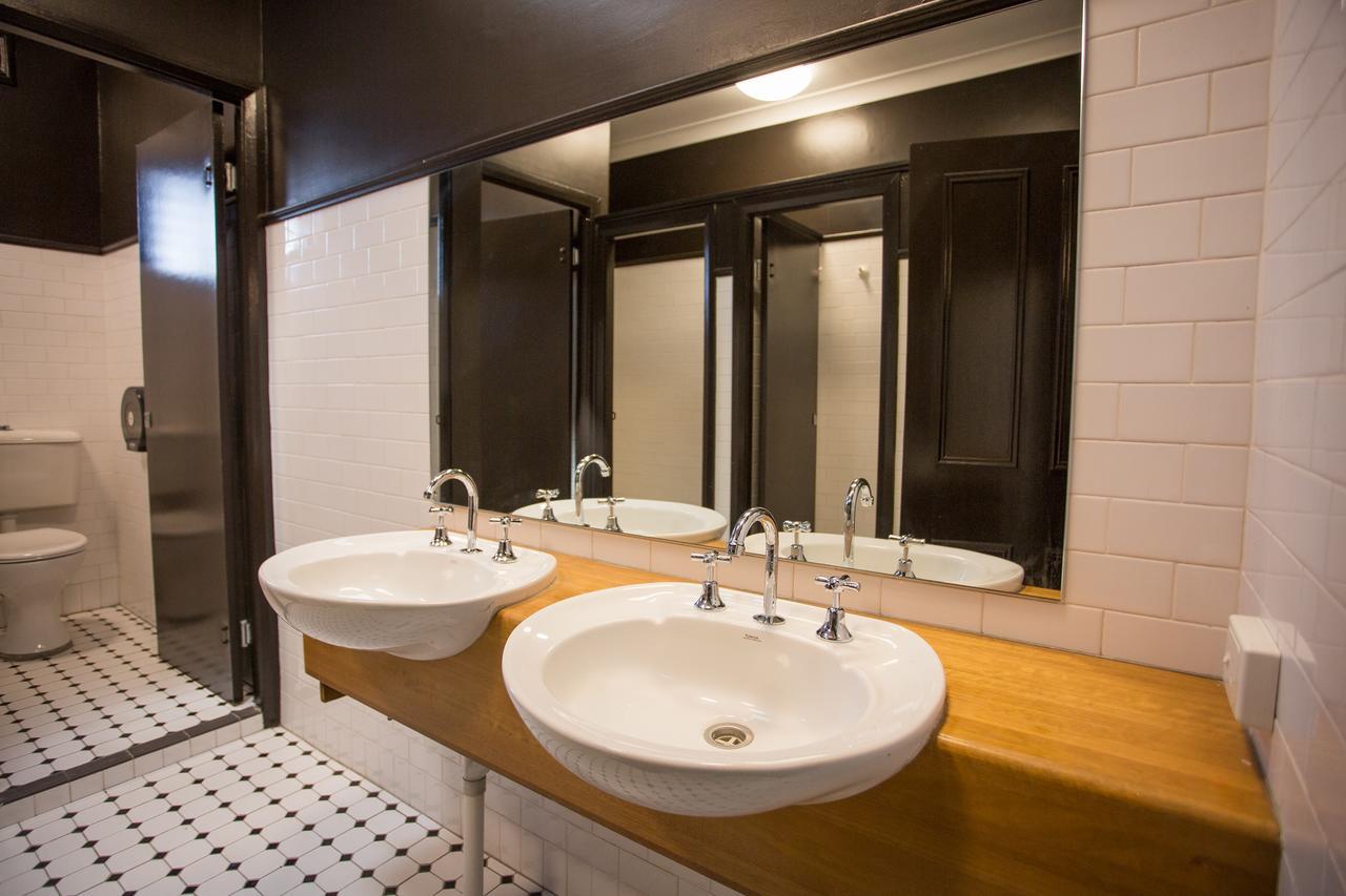Nags Head Hotel Ньюкасл Экстерьер фото